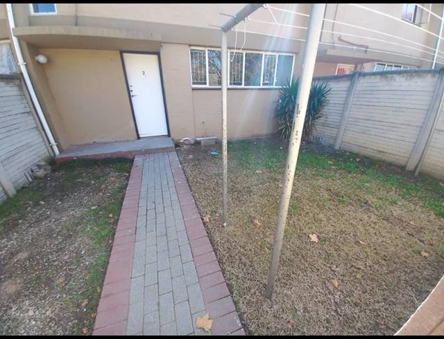 3 BEDROOM TOWNHOUSE FOR SALE IN SASOLBURG EXT 2